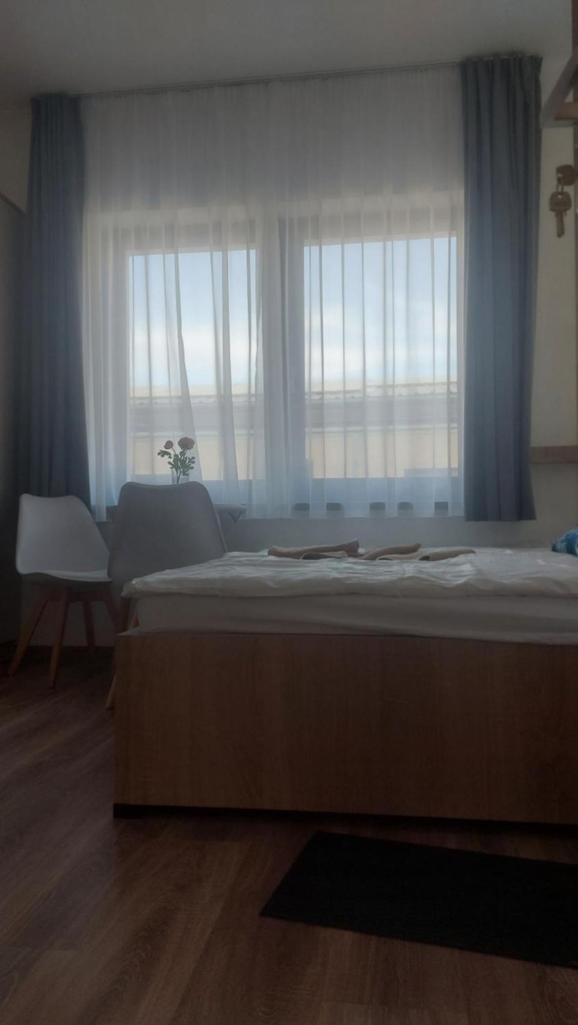 Csaladi Kikoeto Apartman غيولا المظهر الخارجي الصورة