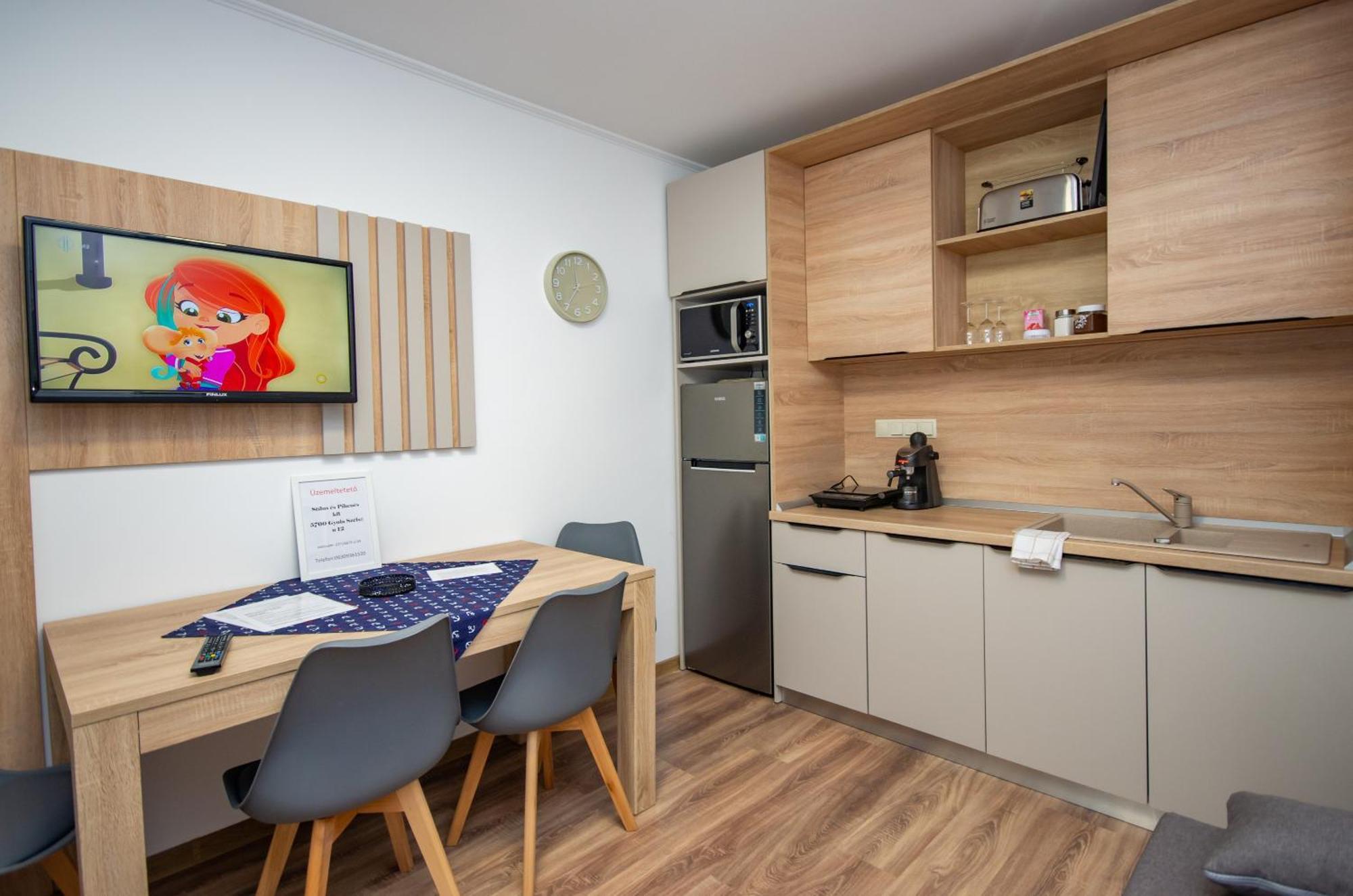 Csaladi Kikoeto Apartman غيولا المظهر الخارجي الصورة