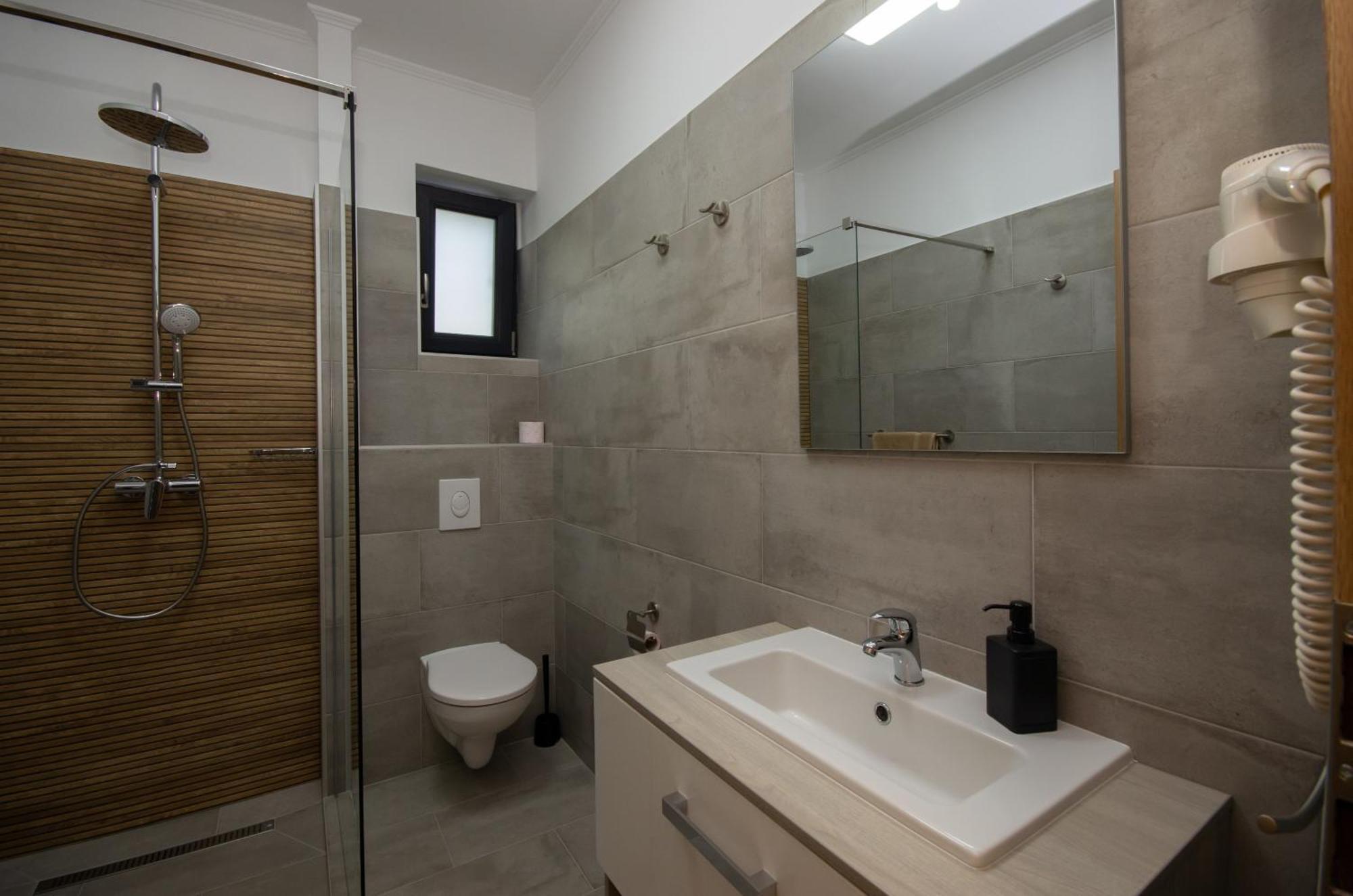 Csaladi Kikoeto Apartman غيولا المظهر الخارجي الصورة