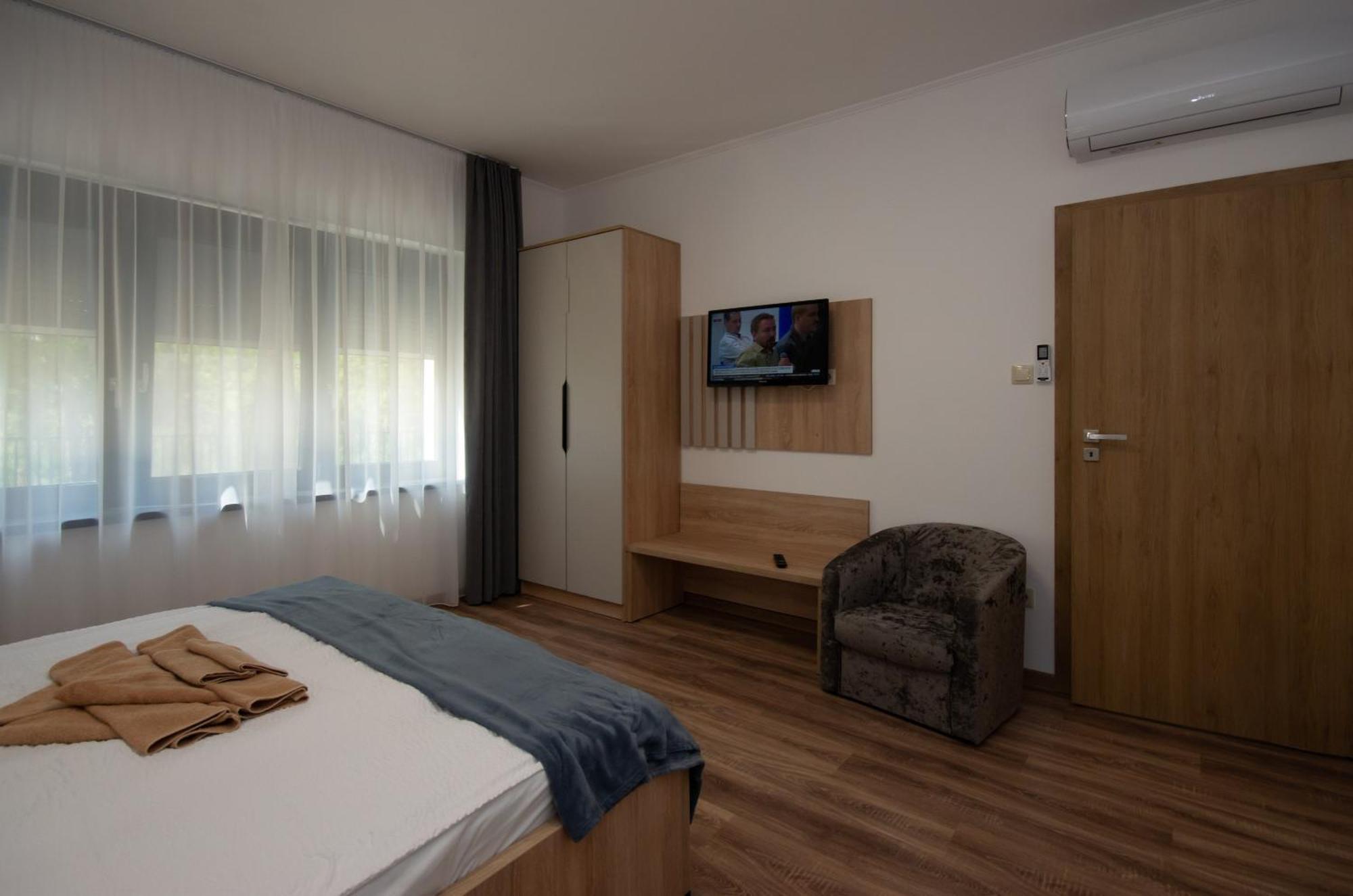Csaladi Kikoeto Apartman غيولا المظهر الخارجي الصورة